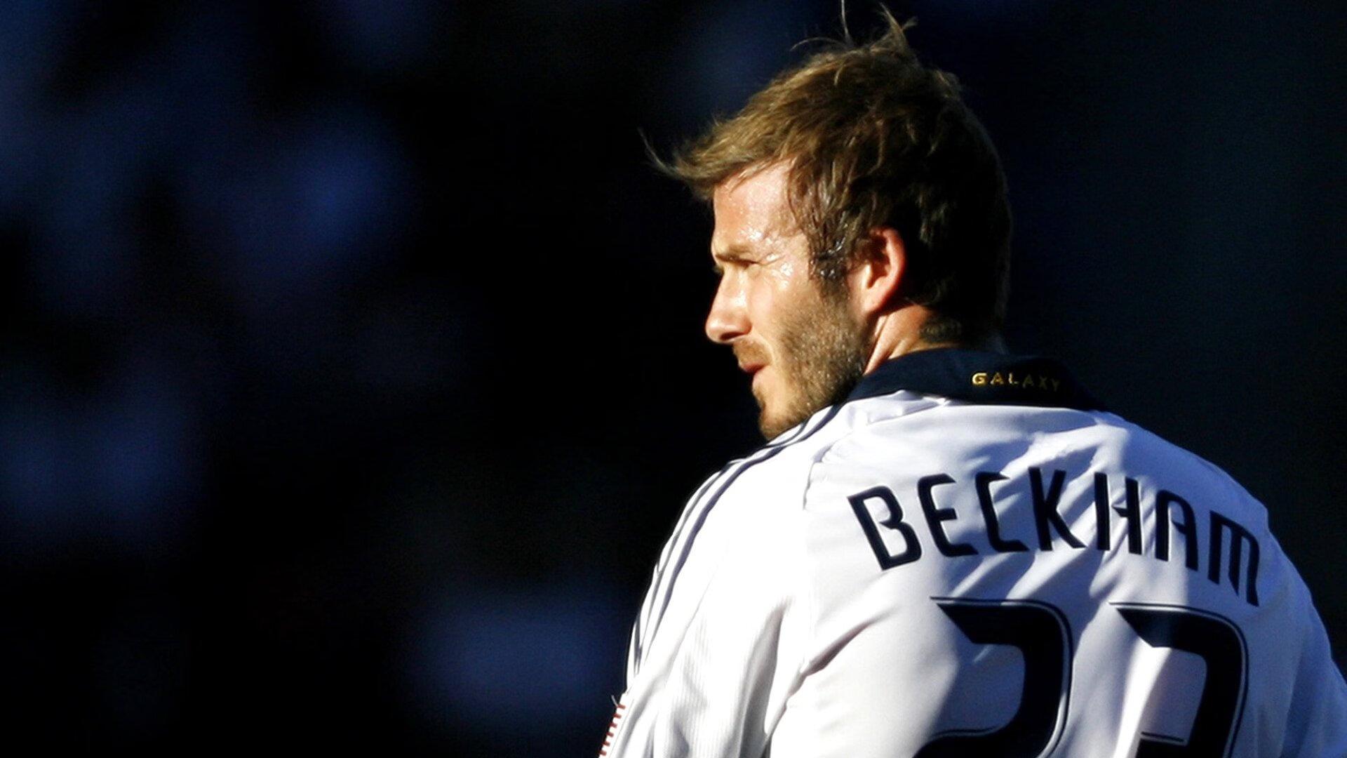 争议手臂折射打破僵局！约翰逊补射破门点燃北伦敦德比，热刺半场一球领先