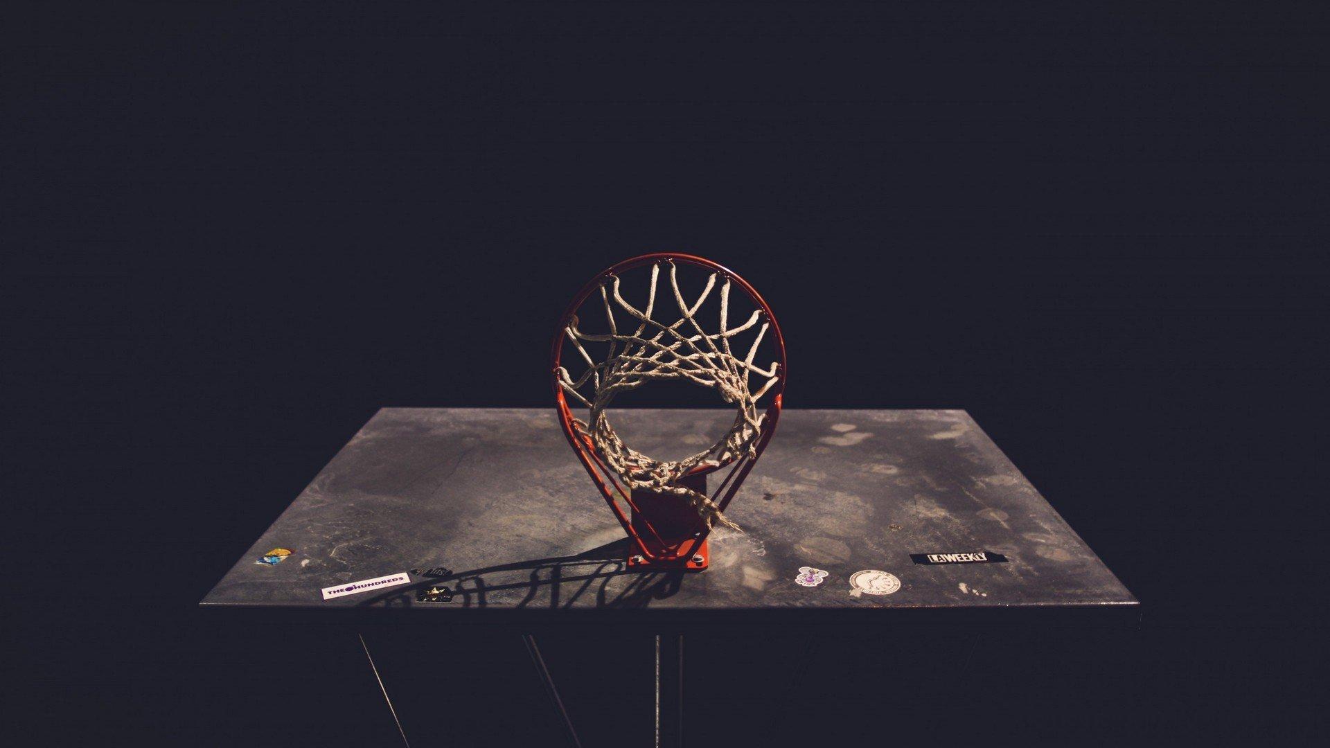 詹姆斯深情追忆湖人岁月,卡鲁索是我最爱的队友之一,他是终极版瑞士军刀